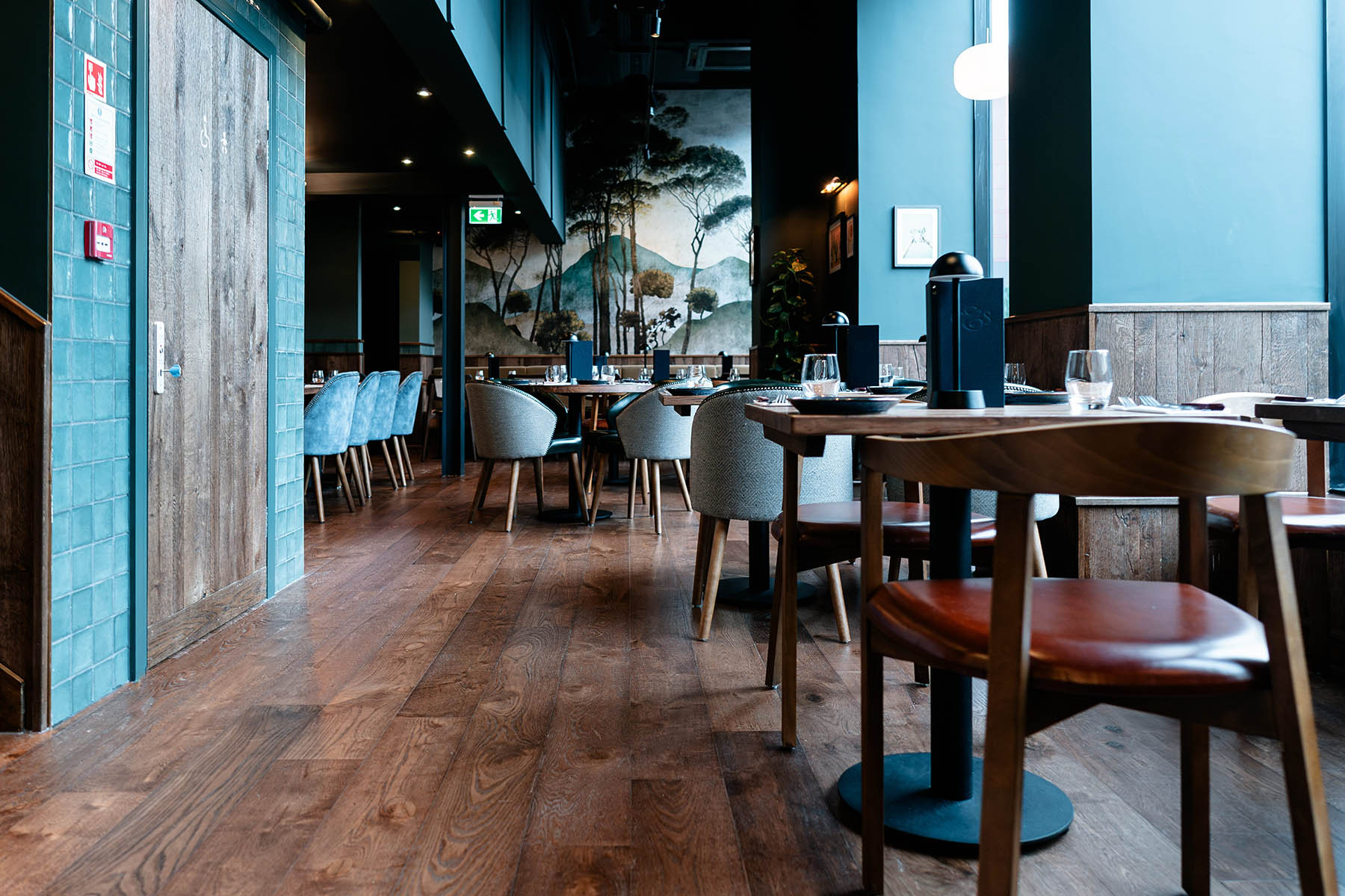 Engineered oak flooring with a robust 6mm wear layer
