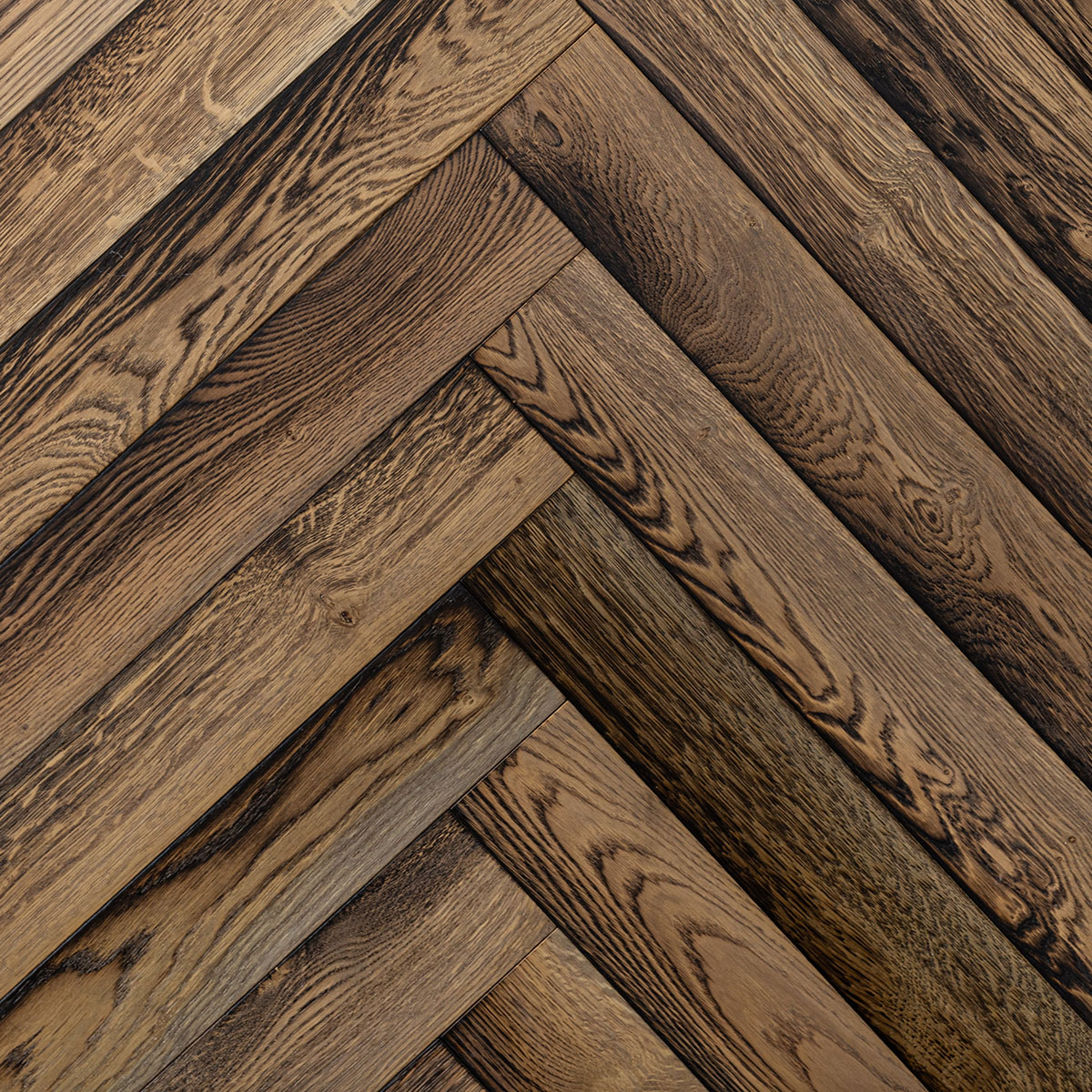 Natural herringbone parquet engineered oak engineered wood flooring