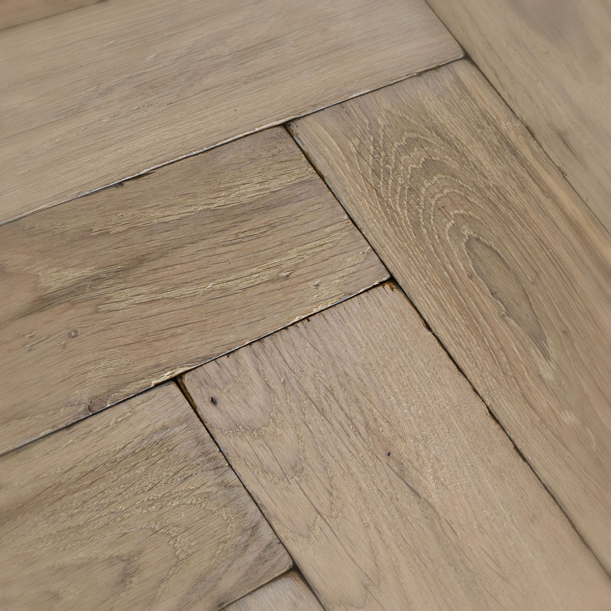 Shipyard - Polished, Worn, Tumbled Solid Oak Herringbone Floor