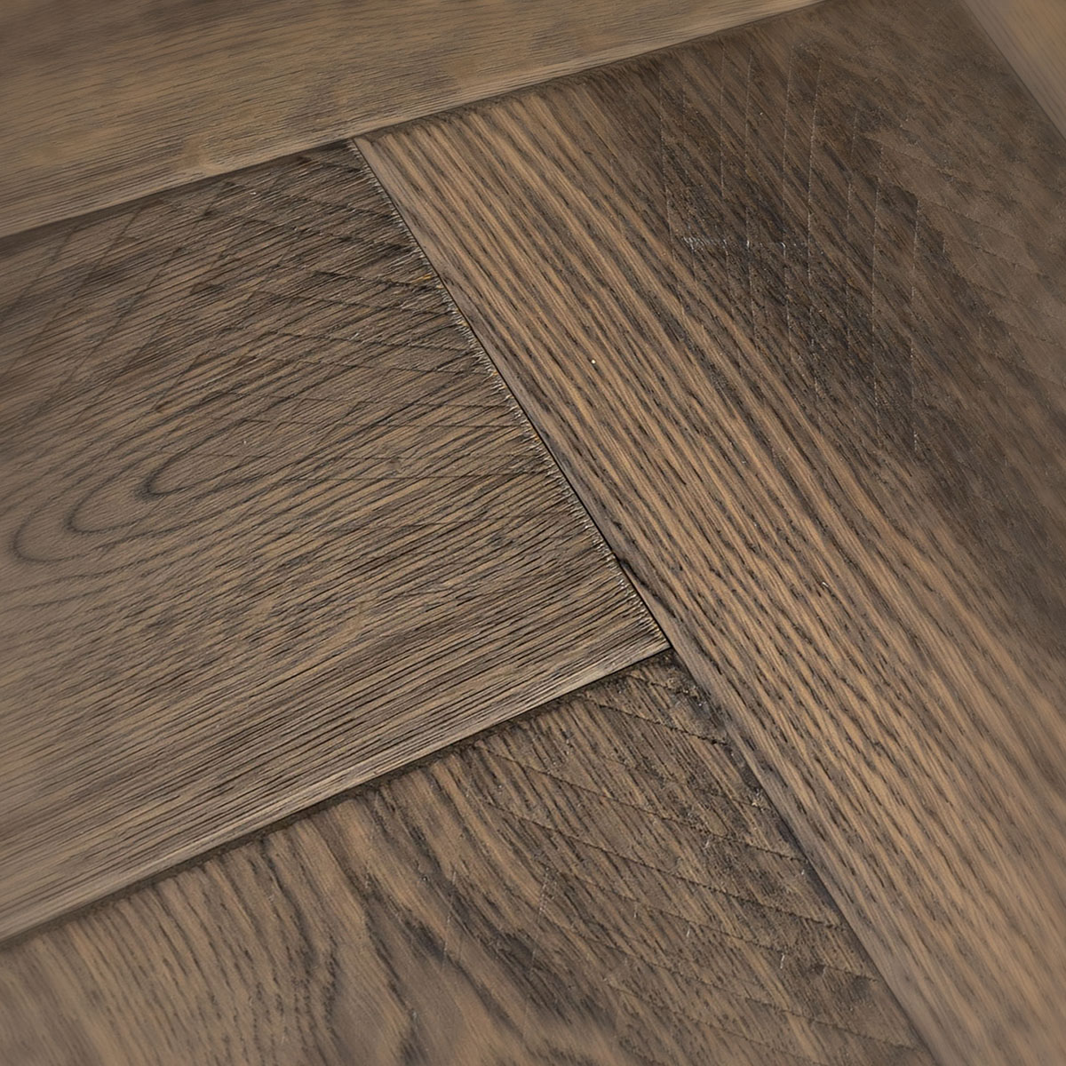 park-hill Herringbone - Engineered Cobbled Edged Oak Floor