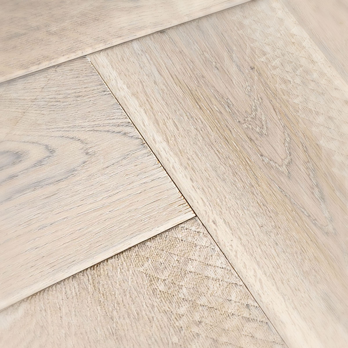 Pinewood Herringbone - Engineered Cobbled Edged Oak Floor