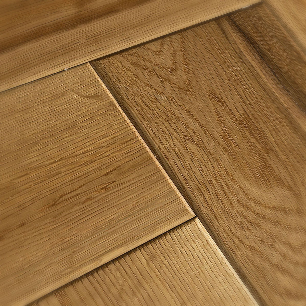 Cobbled Edged Oak Herringbone Floor 500mm x 120mm