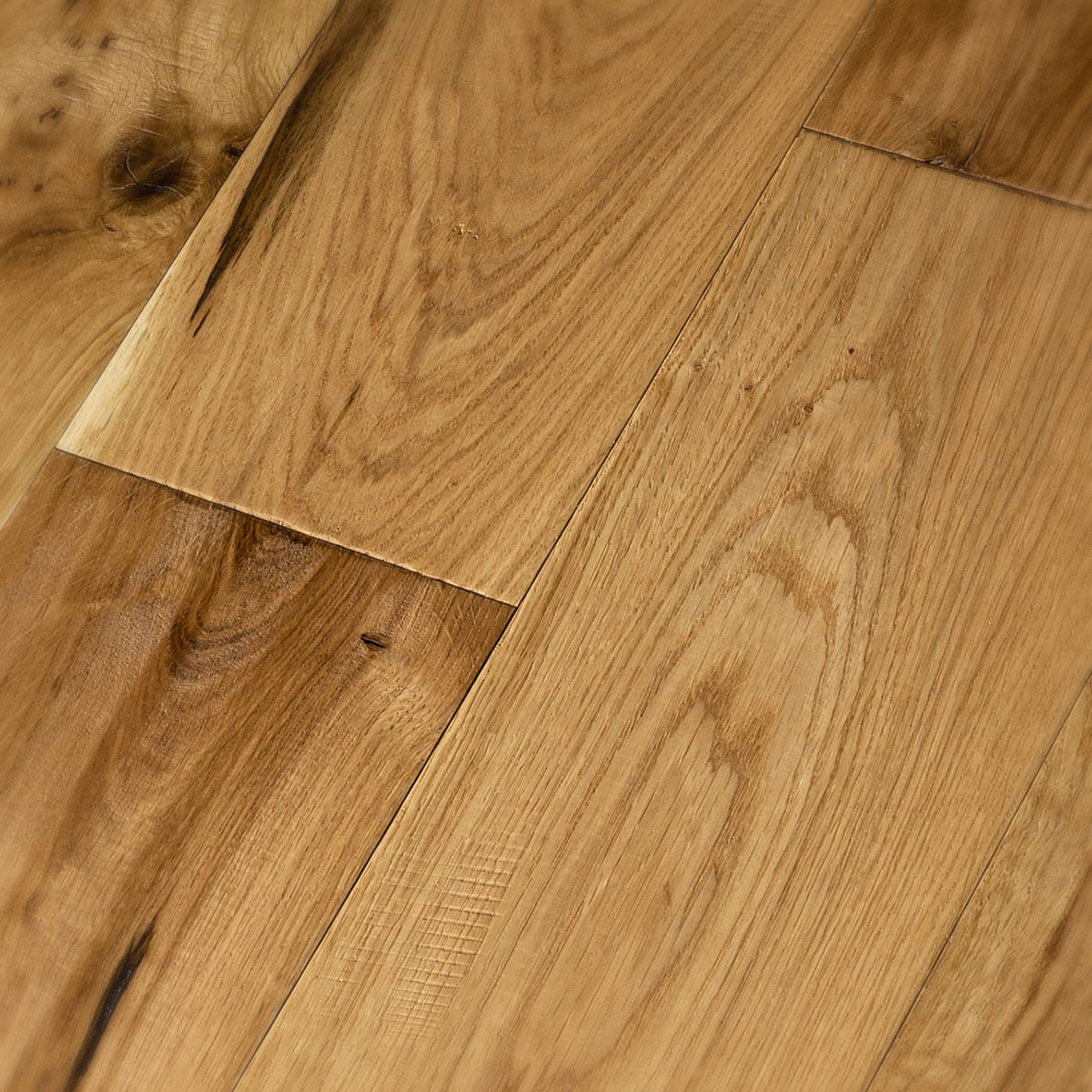 Swiftridge - Distressed Rustic-Grade Engineered Oak Floor
