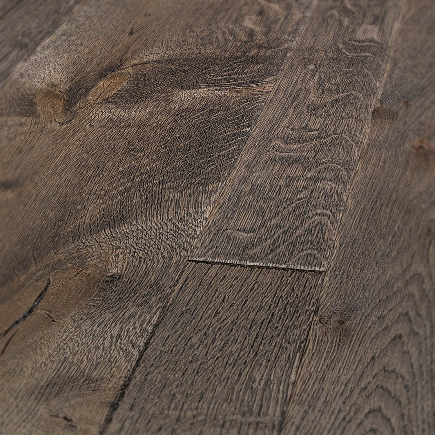 Wellwood Close - Mixed Width Rustic-Grade Cobbled Edged Oak