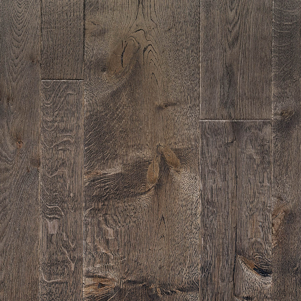 Wellwood Close mixed width wood flooring