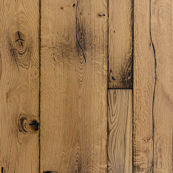 Rustic grade  mixed width plank foor made from European engineered oak